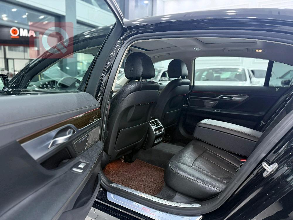 بي ام دبليو الفئة 7